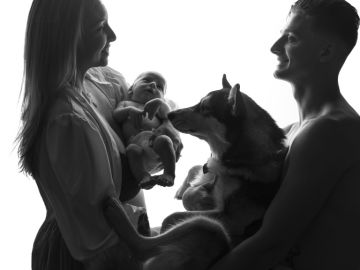 Un shooting Naissance avec cette famille du bonheur au complet, sans oublier la grande sœur poilue qui a entièrement sa place dans cette petite tribu,...