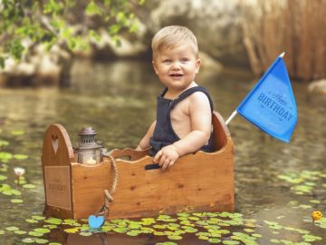 Pour ce début de semaine, je continue avec la journée Spécial anniversaire🥳🎈🎁 de ce petit bonhomme, un petit pêcheur en pleine nature, il s'est éclaté petit...